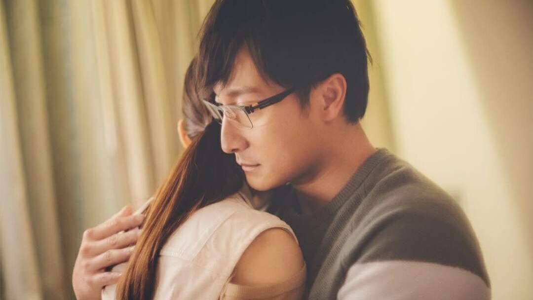 香港著名男星自曝婚姻观！疑未与女友达成结婚共识，女方曾陷丑闻