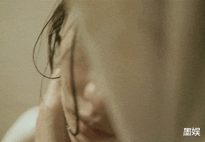 王传君说跪下,刘昊然浴帘抱,这些片中的性隐喻看得人头皮发麻