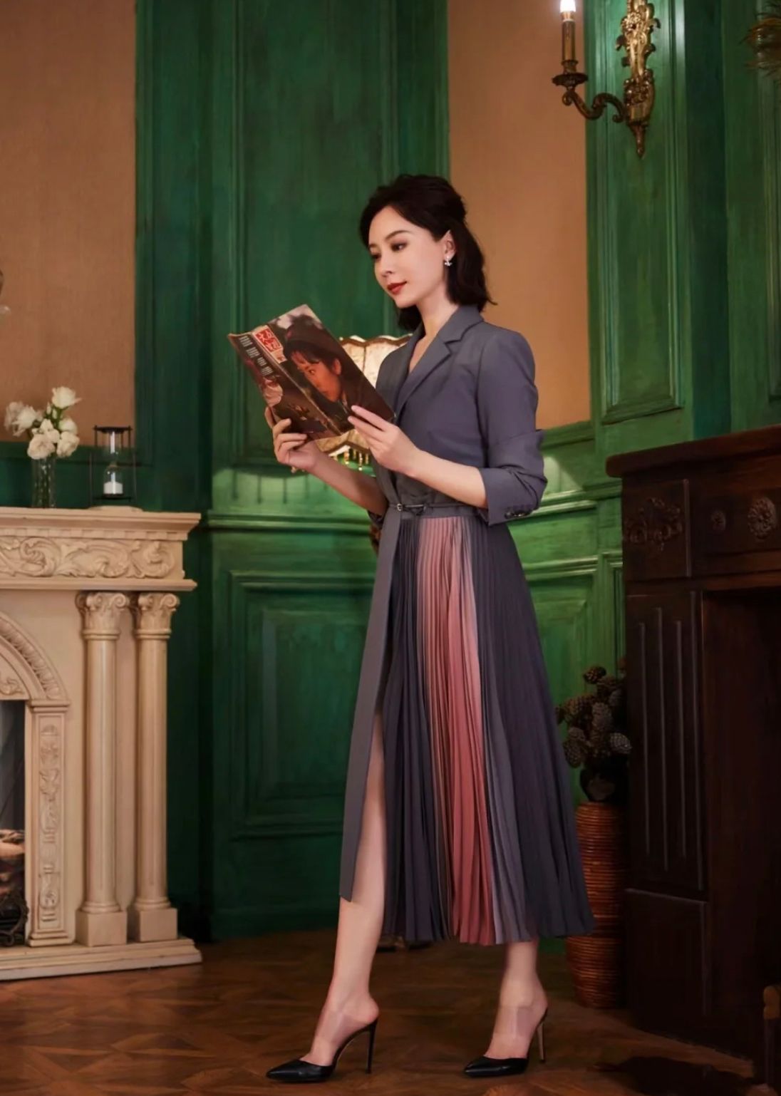 看到董卿和陈数穿同款西装裙，才明白：什么是真正的高级气质美