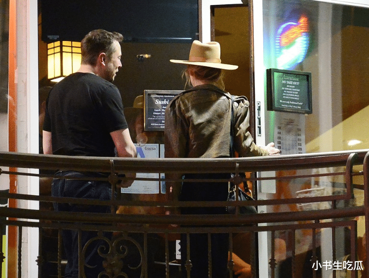 看似无情也多情？分手3年的艾梅柏已经有女儿了，马斯克还想着她