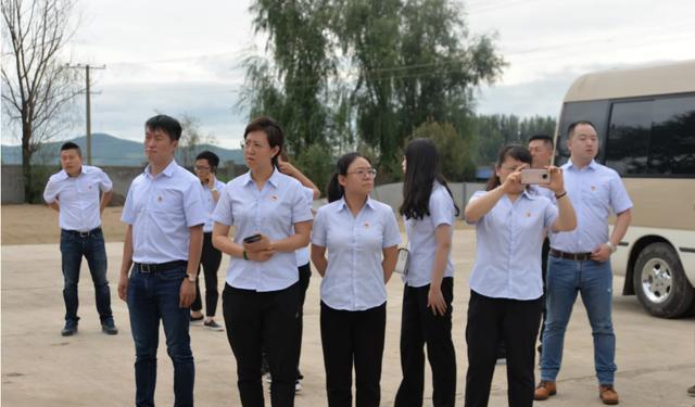 国企|家里三代“烟草人”，主打奉献精神，反在网友的评论中“翻车”