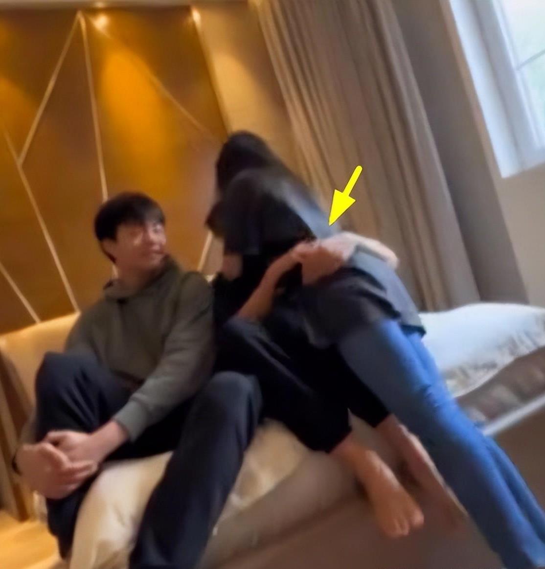 曝网红ABCD妈风波升级！二姐三弟疑似举止暧昧，更多槽点被扒出！