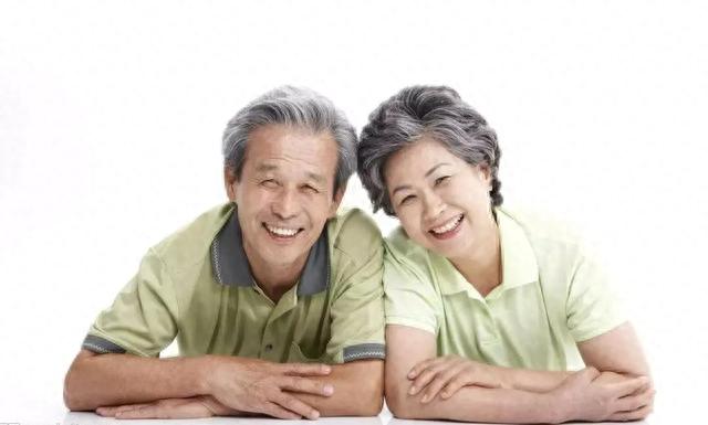 2023“老人年龄标准”已公布,超过这个岁数,可以称呼“老年人”