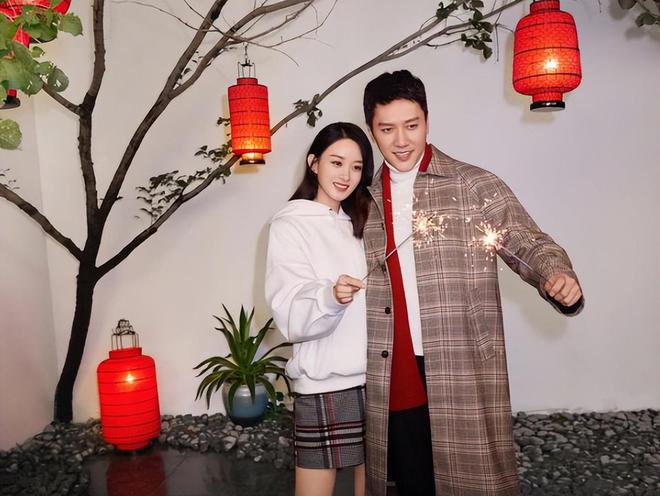 赵丽颖准备复婚了,冯绍峰探班横店被拍好甜蜜