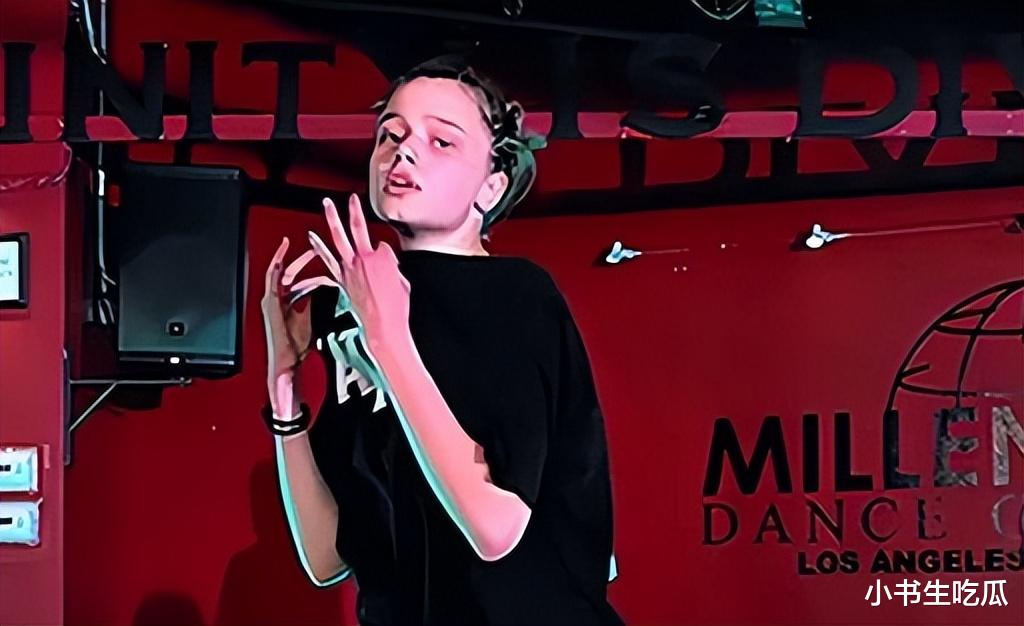 皮特的女儿：像他也像朱莉，幼时不如苏瑞可爱，长大了比她漂亮