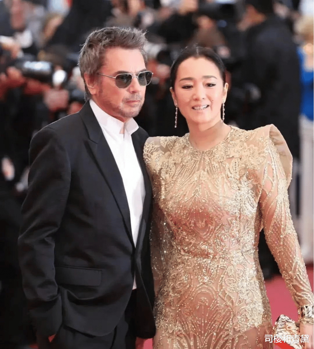 巩俐|57岁巩俐定居法国，近况曝光年轻了二十岁，颜值重新回到巅峰