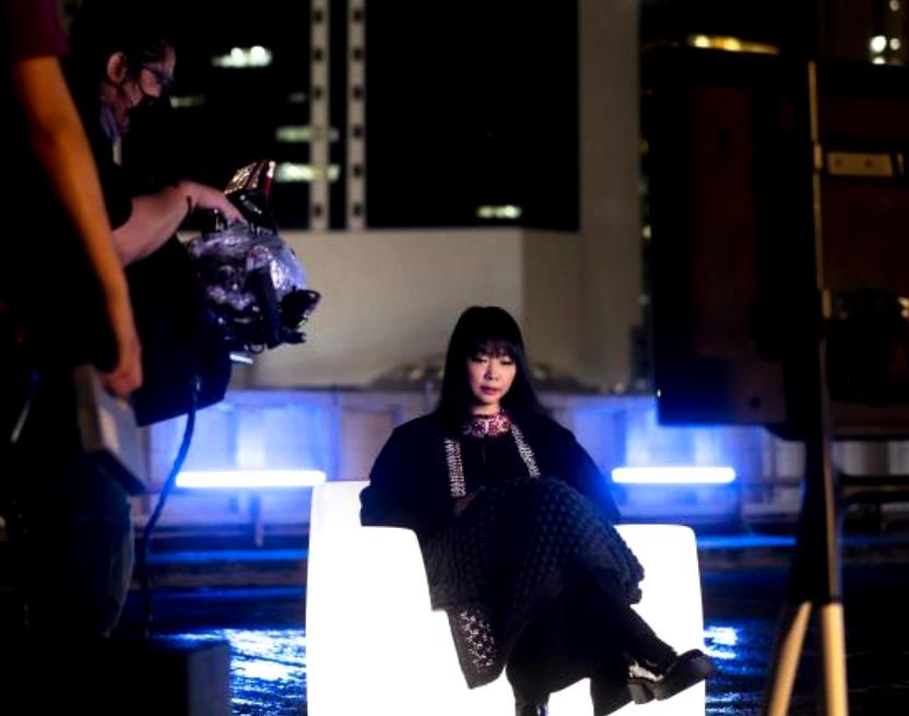 48岁知名歌手复出舞台,身材发福变化大,曾为情所困被送精神病院!