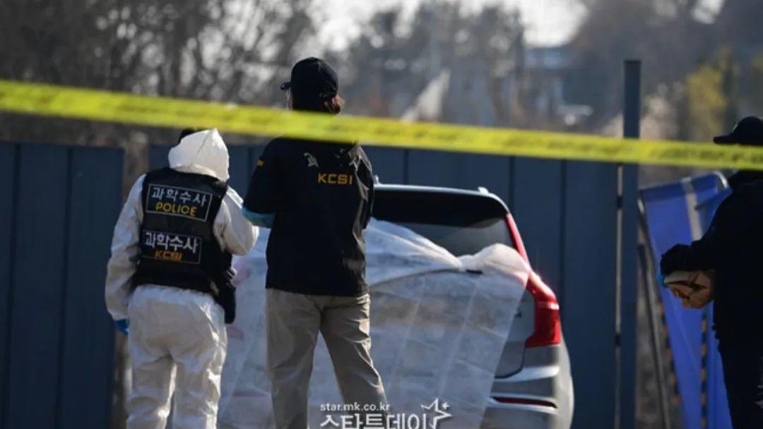 李善均去世现场曝光！用塑料布包裹车子，法医现场取证调查死因