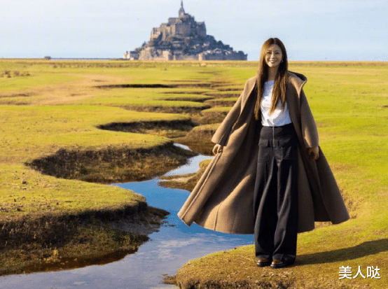 沈梦辰携爸妈游欧洲，62岁爸爸衣着朴素难掩霸总范，61岁妈妈穿搭时尚比她还美