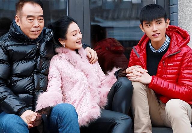 陈飞宇|陈凯歌、陈红之子陈飞宇,与女网红亲密照曝光,清纯形象一朝丧尽