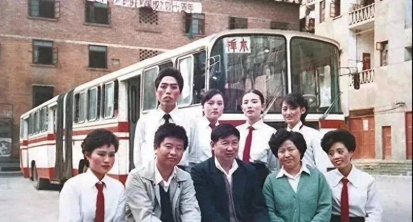 七八十年代的“铁饭碗”,当时人人追捧,如今已沦为社会底层职业