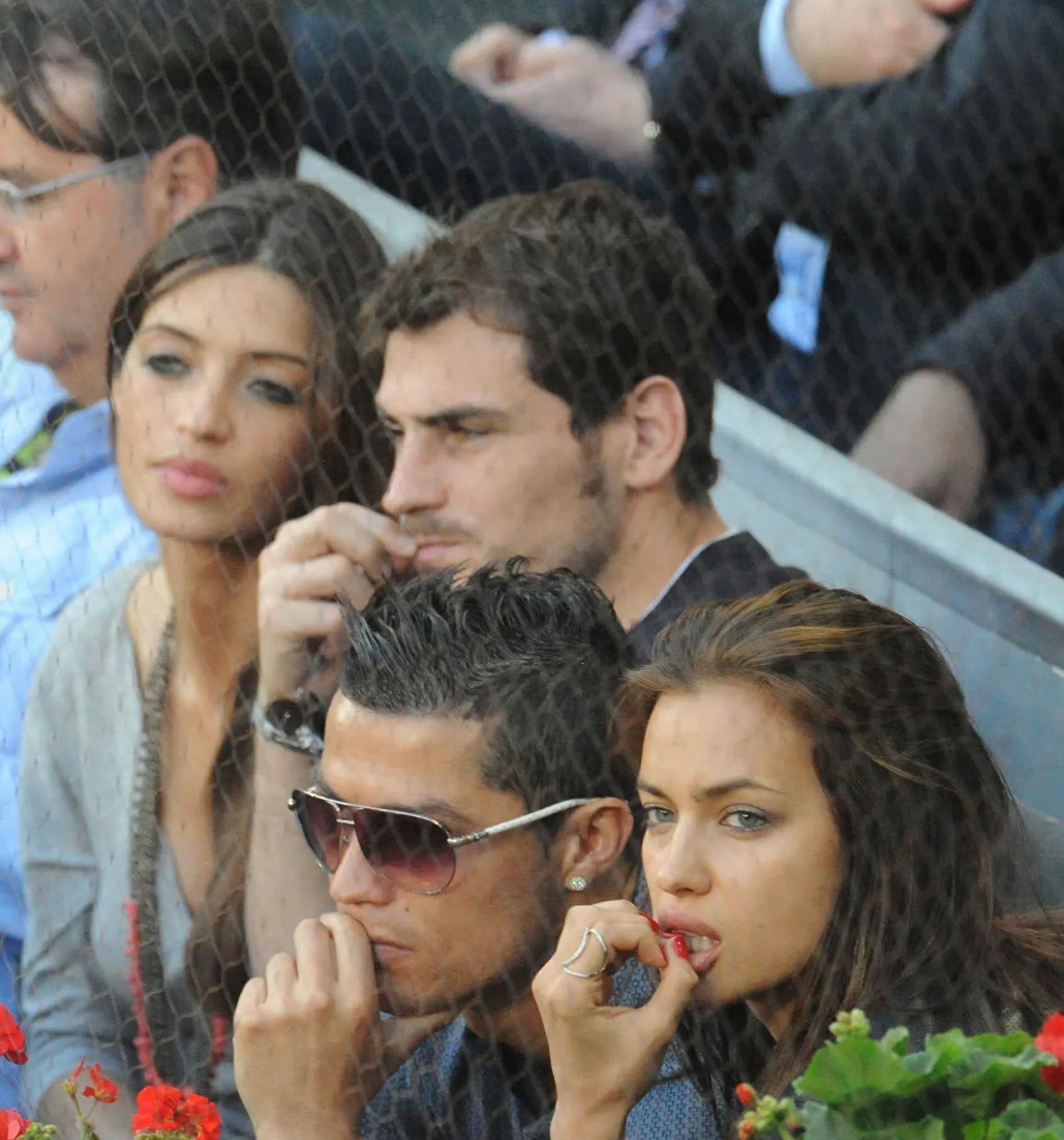 小李子狂撩37岁俄罗斯超模,聚会到凌晨离开,女方还曾迷倒C罗侃爷!