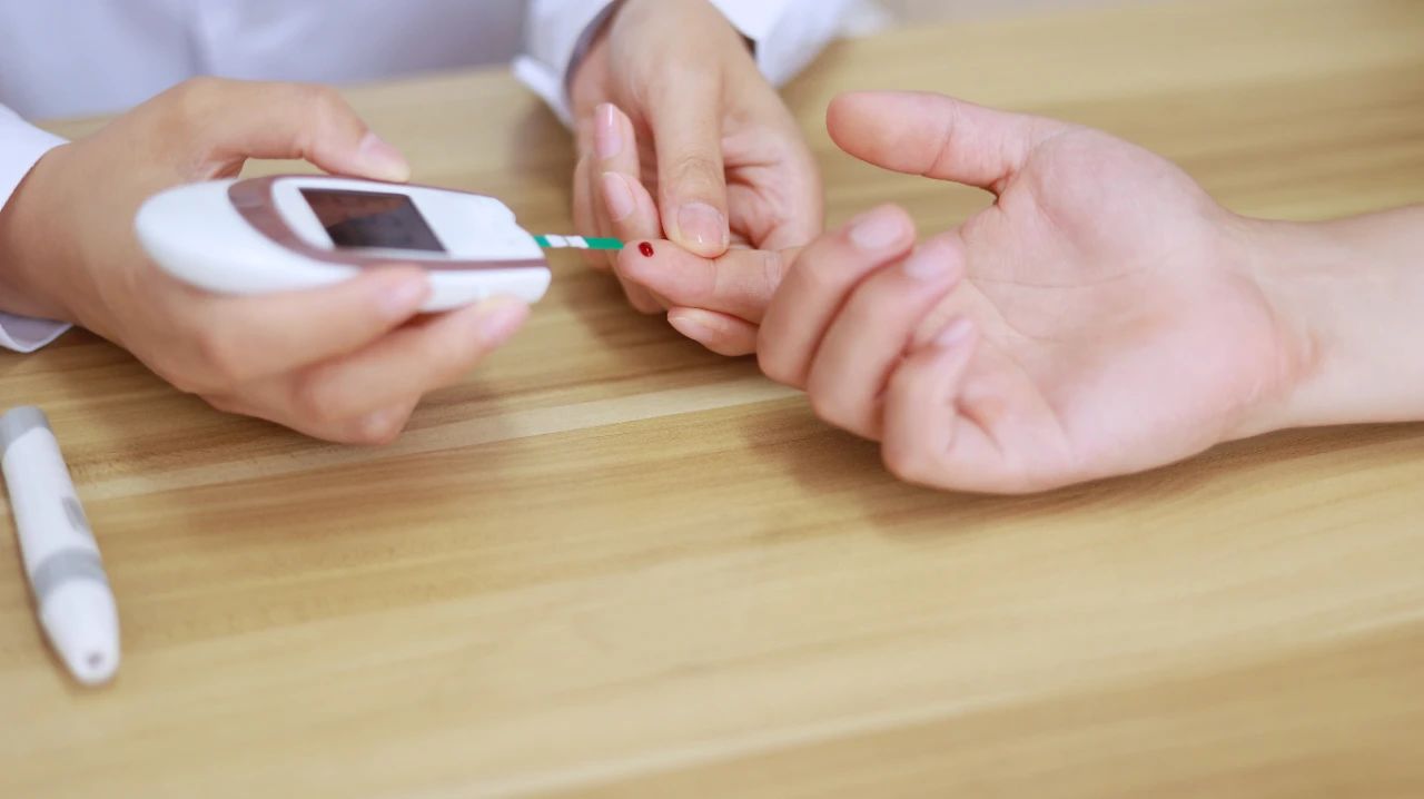 为何患了糖尿病，身体会越来越瘦？学会3种方法，解决糖尿病之躯