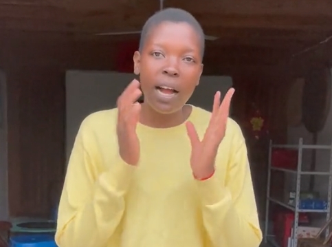 网红rose与村民合照，身形消瘦近50天未洗头，长期停更原因疑曝光