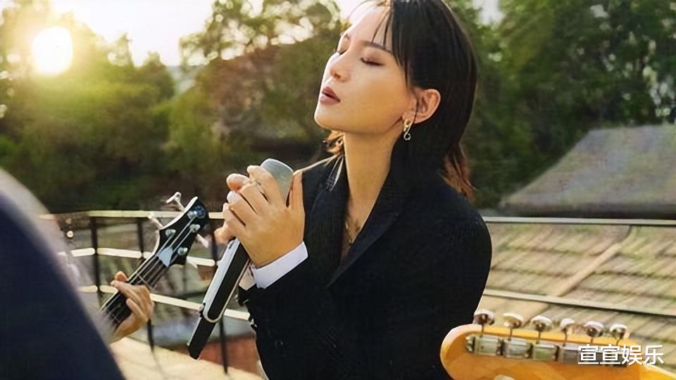 何洁|7位超女现状:李宇春重病缠身,何洁卑微跪求上浪姐,张靓颖被骗6亿