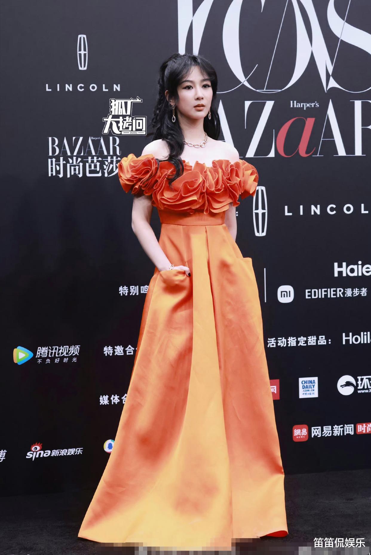 饮食 顶流女明星芭莎红毯“比美”，无美颜无滤镜生图直出，谁丑谁尴尬