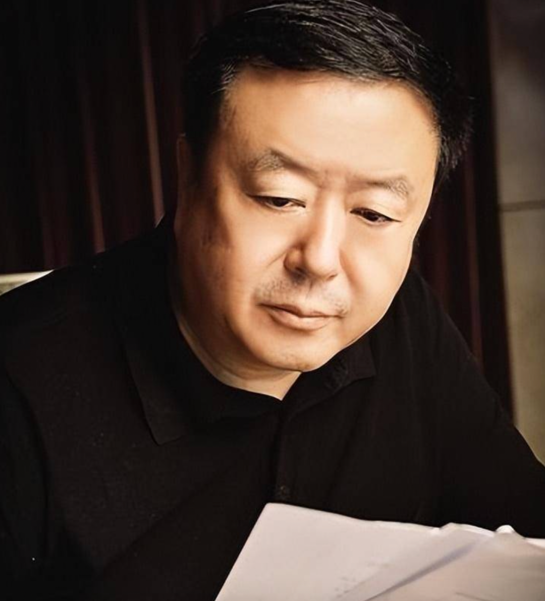 风流名导小刚:曾和干女儿传绯闻?64岁“父女恋”连得二胎!