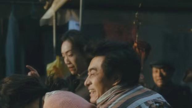 \胡歌妻子黄曦宁客串《繁花》：看清面容后，理解为何此前未公开亮相\