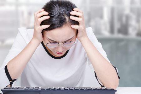 求职|热搜“大龄女硕士求职被怼不招大妈”事件，中年女硕士的无能狂怒