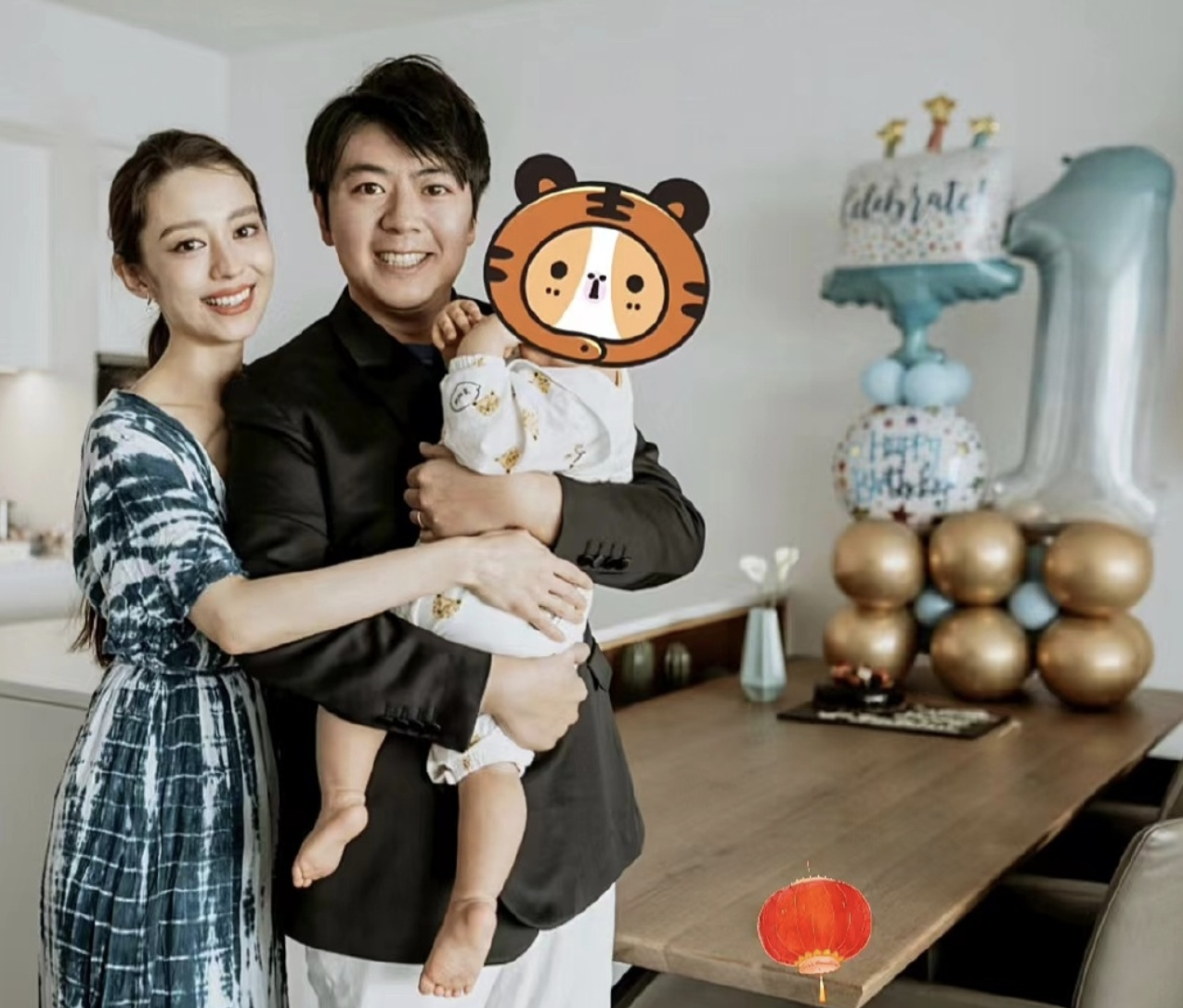 郎朗|郎朗晒全家福庆40岁生日,与德国岳父罕见同框,2岁儿子长得好高