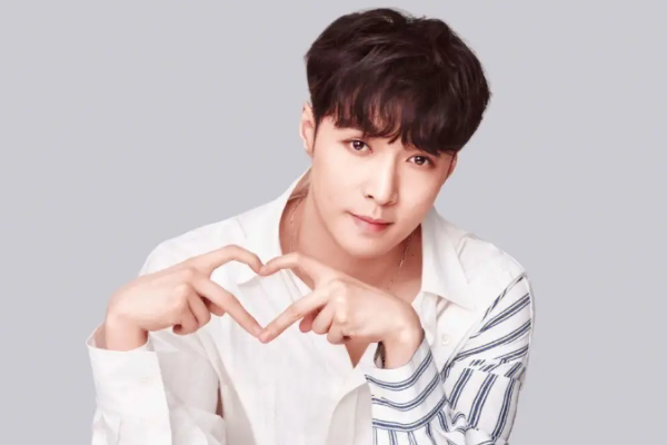 有关张艺兴微博被禁，揭秘非法事件，内娱圈首次亮起红灯