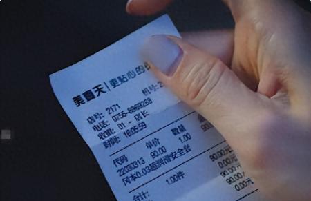 事实证明，被“导演太太团封杀”的张静初，早已走上了另一条大道