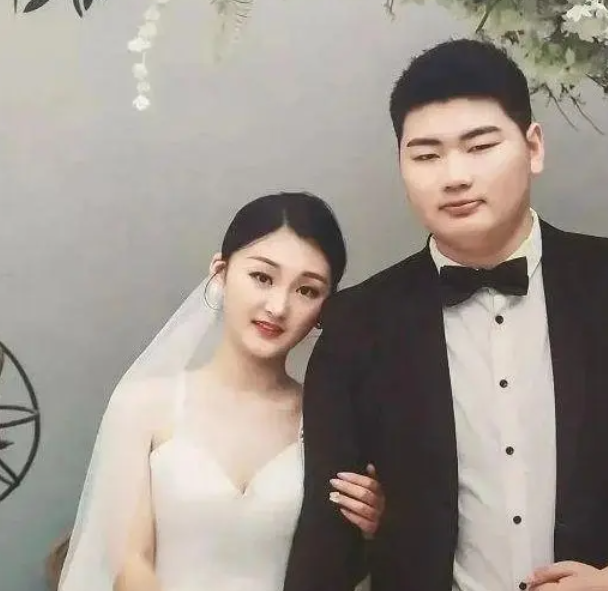 陈萌|朱小伟二婚后变化大,被曝闷声干了3件事,妻子陈萌对他相当满意