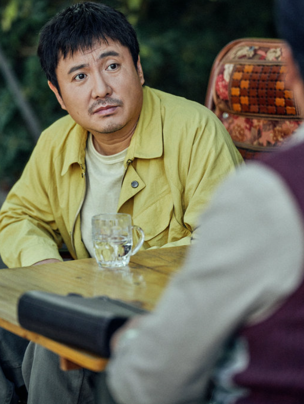 45岁沈腾手术后恢复良好!颈后刀疤长达十几厘米,或会留下后遗症