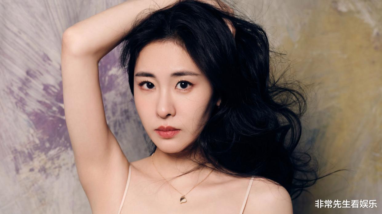 容祖儿|《天赐4》官宣定档海报,双C位有争议,容祖儿靠边,张碧晨尴尬