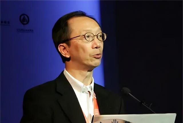 伏明霞|02年香港财神爷娶小26岁伏明霞,婚后不改风流,与妻子闺蜜传绯闻