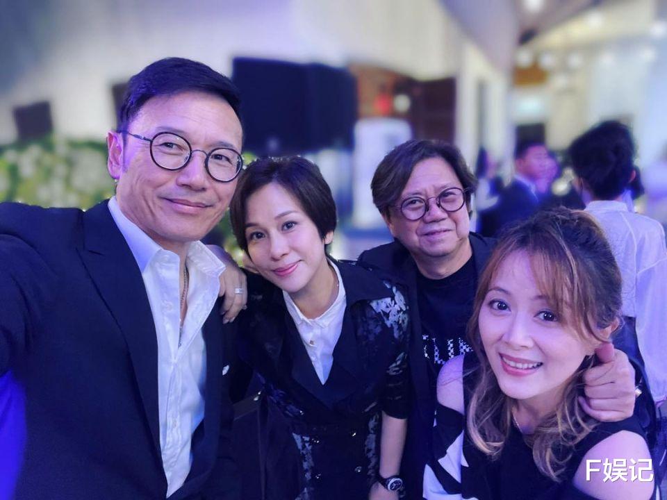 谢天华|TVB七魔女与黄日华谢天华等相聚开怀畅饮 在合影当中大家都面色通红