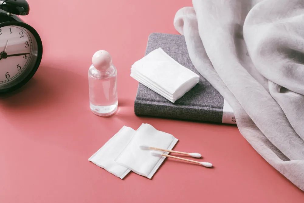 卸妆水 卸妆油真的比卸妆水好吗？5 类卸妆产品大盘点