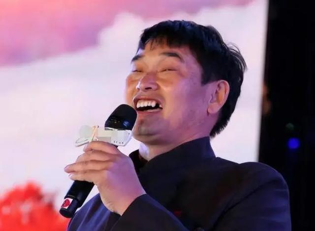 朱之文|演出被扔砖头?大衣哥正式委托律师维权,为再登春晚扫清舆论障碍