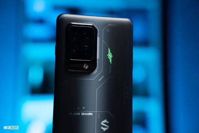 realme|手机上加一盏灯，真的可以提高大家的购买欲望吗？