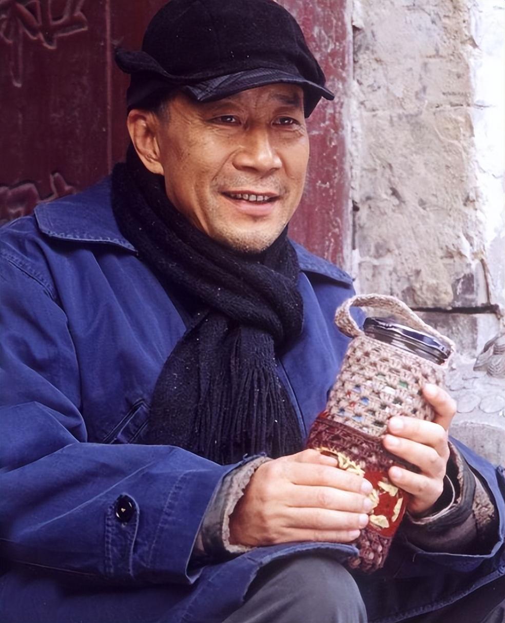 2023年,轮到老艺术家李雪健塌房了