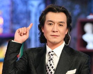 李咏|李咏妻子深夜发文公布喜讯，网友：恭喜