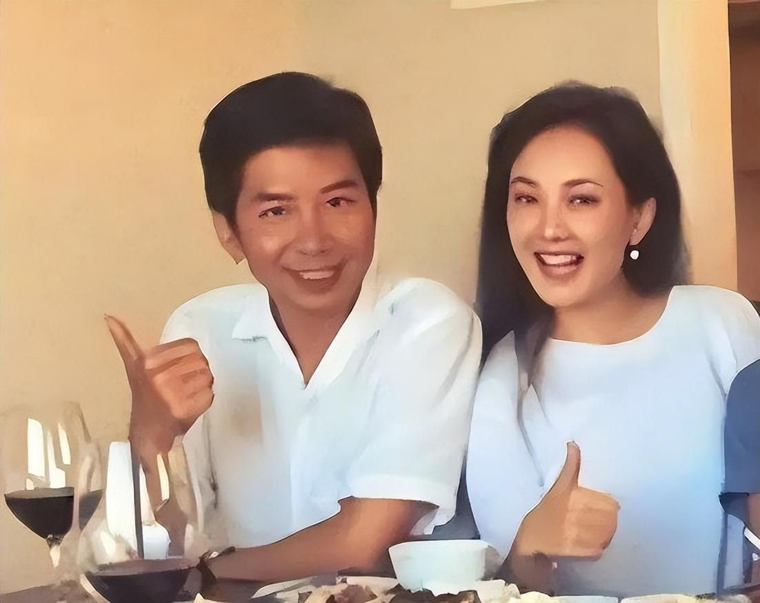 牛莉|牛莉：8次登春晚，24岁嫁给大7岁圈外男友生儿育女，50岁依旧很美