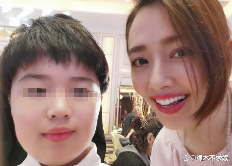 39岁知名演员大婚阵仗大,满桌海鲜配茅台,浙江婚宴菜色引争议!