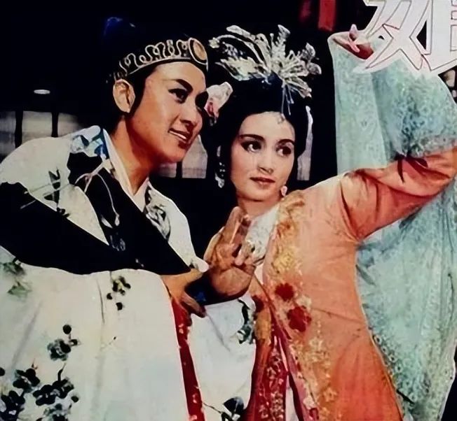 她,春晚一句台词识破潜伏间谍,如今去世23年,仍有人发文缅怀