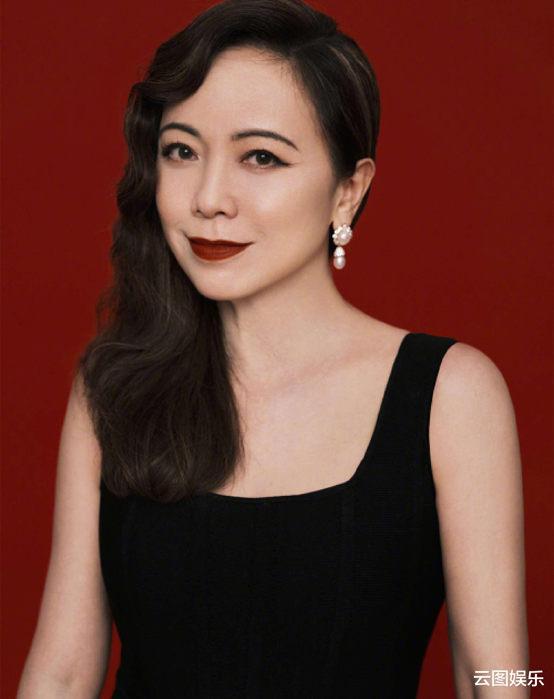 邓萃雯|57岁港星邓萃雯接父亲到北京养老,超爱吃填鸭,喜欢当地四季分明