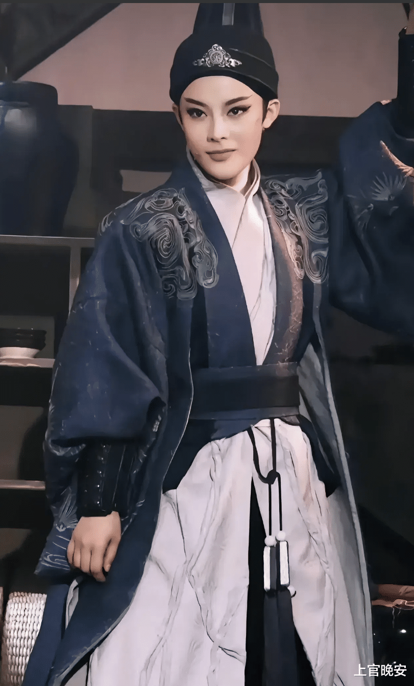 论女扮男装只服这几位,雌雄莫辨,风流倜傥,差点相信她们是男人