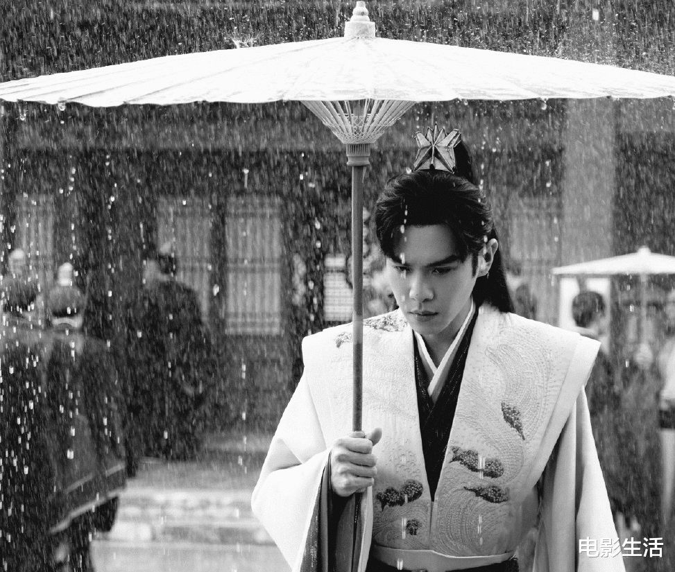 老戏骨云集,张若昀《庆余年2》杀青,网友直呼请把他绑在横店
