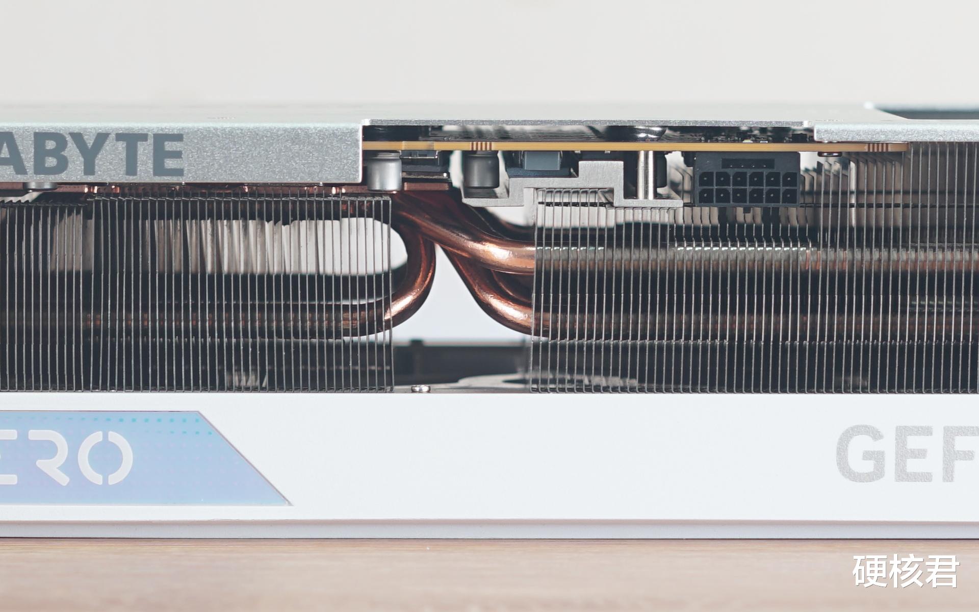 帕米尔|白色美学外观搭配出色性能,13代新平台装机体验!