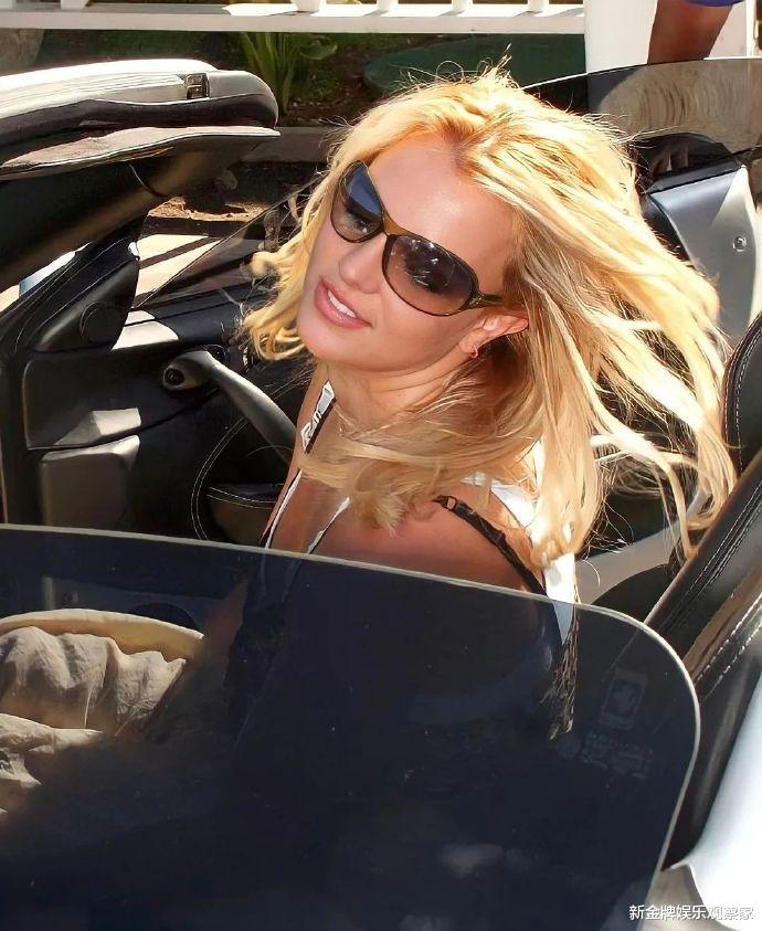 布兰妮父亲截肢后首露面，不见昔日威风？女儿坚持永不和他和解