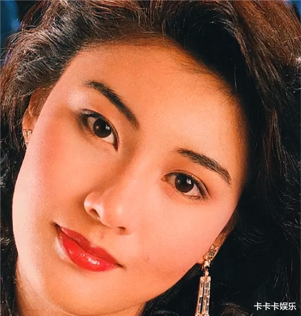 这一次,重病在床的李嘉欣,让我们看到了什么叫“现世报”!