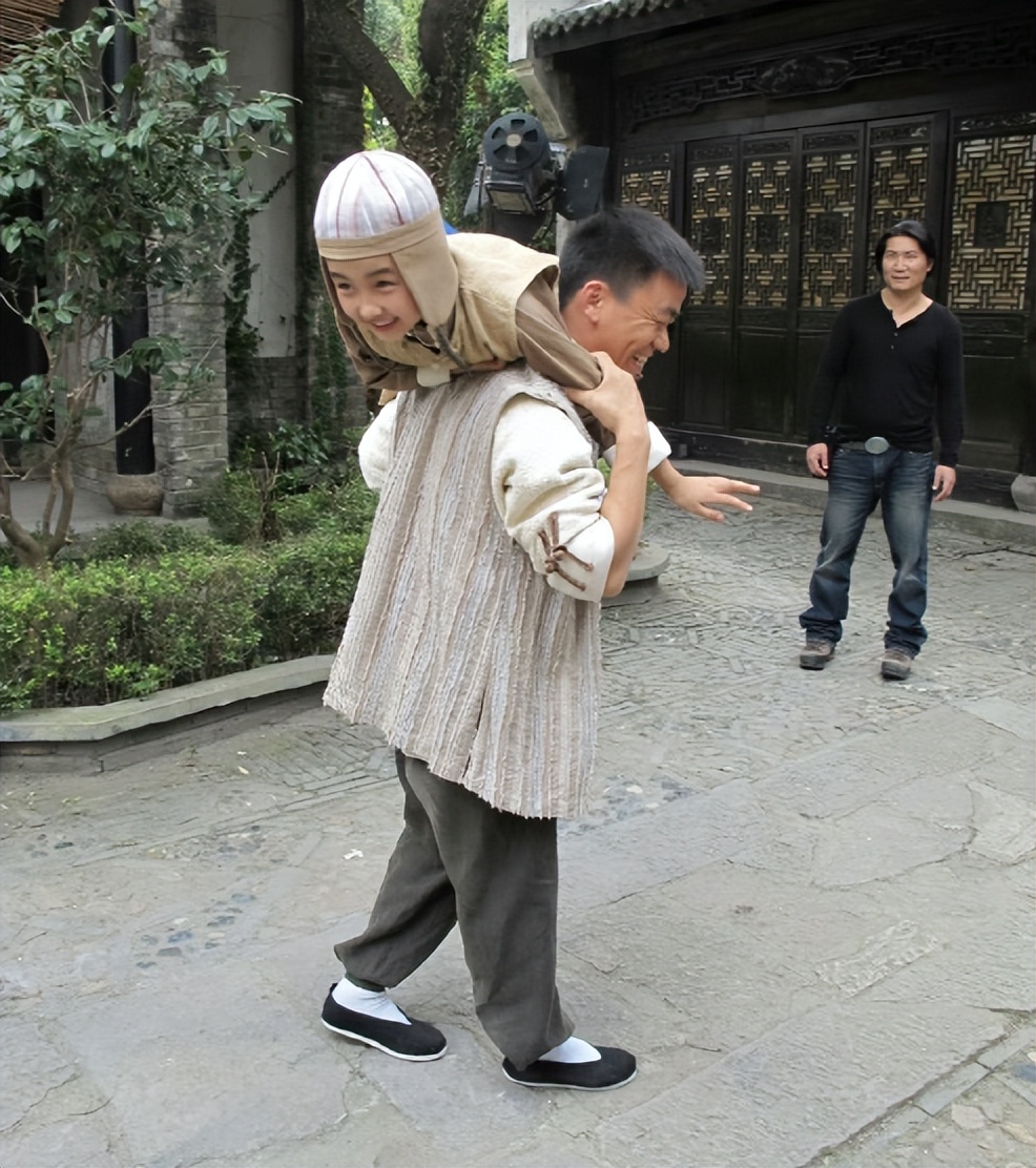 蔡徐坤塌房王宝强无辜躺枪，老婆加经纪人都找不到黑料的男人！