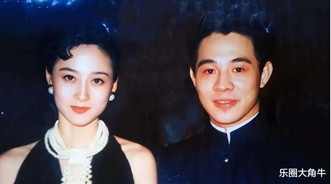 35岁李思:我爸是李连杰,我妈是黄秋燕,我是留守儿童