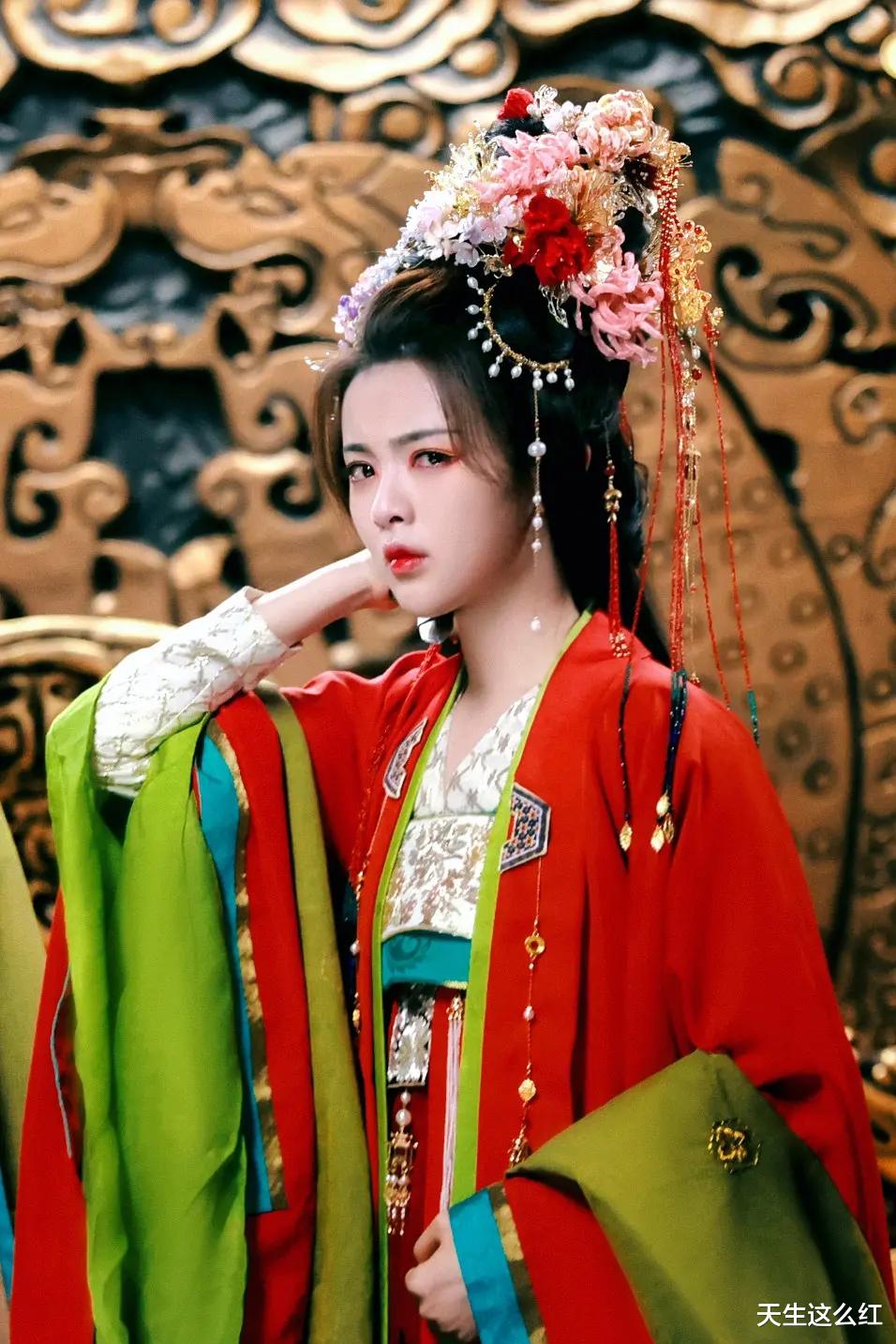 女演员纷纷“头顶违章建筑”,这么快就进入另一个极端!