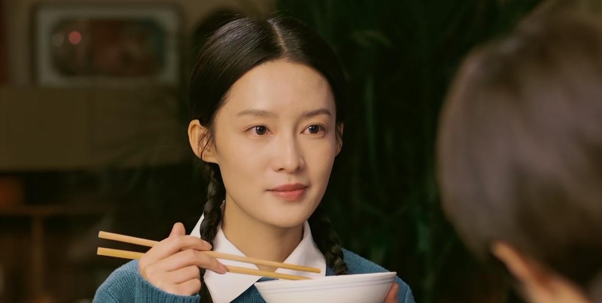 李沁|一碗西红柿鸡蛋面,将李沁在《梦海》里的窘境,体现得淋漓尽致