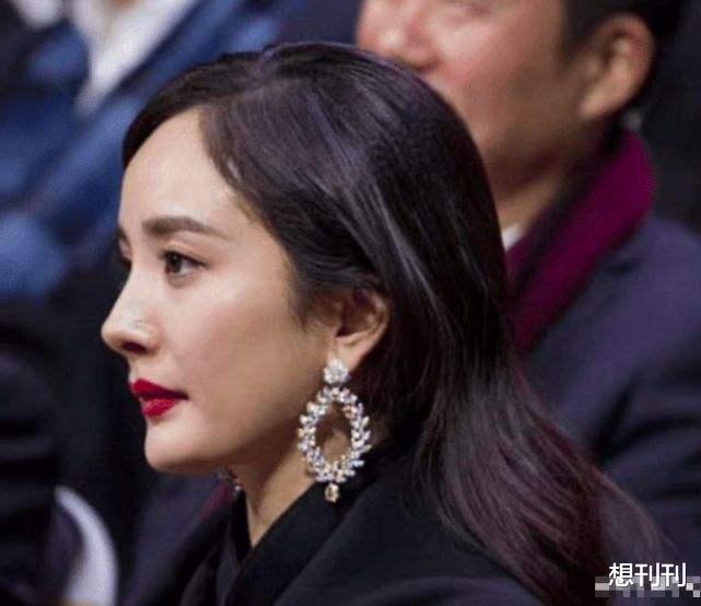 发际线|牛眼、高耸鼻、小丑上扬嘴角，极度夸张五官是内娱明星的畸形审美